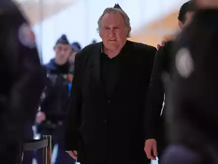 Wegen sexueller Belästigung von zwei Frauen wurde Gérard Depardieu im vergangenen Monat zu 18 Monaten Haft auf Bewährung verurteilt. (Foto: Archiv)  - Foto: Aurelien Morissard/AP/dpa