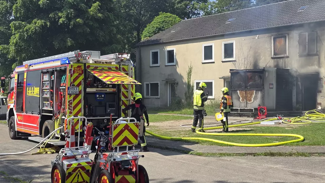 Feuerwehr MTK: Ausbildung unter Realbedingungen: Intensives Übungswochenende auf Europas größtem Übungszentrum - Bild: presseportal.de