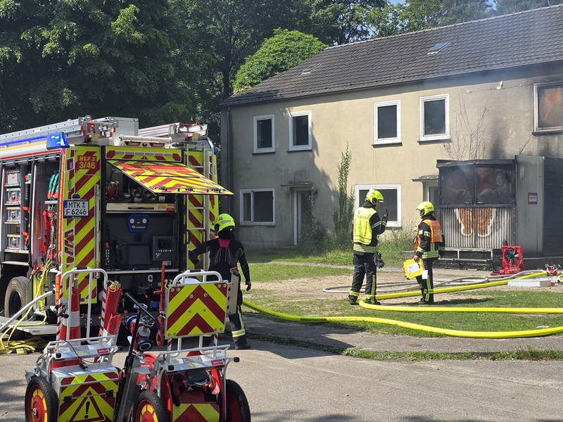 Feuerwehr MTK: Ausbildung unter Realbedingungen: Intensives Übungswochenende auf Europas größtem Übungszentrum - Foto: presseportal.de