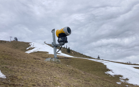 An vielen Bergen fiel im Winterhalbjahr deutlich weniger Schnee als im langjährigen Mittel. (Archivbild) - Foto: Sabine Dobel/dpa