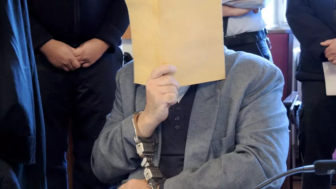Der Haupttäter erdrosselte und zerstückelte nach Auffassung des Gerichts in den Jahren 2008, 2014 und 2019 drei Männer. Zu den Opfern gehörten der Ehemann und ein Lebensgefährte seiner Tochter. (Archivbild) - Bild: Thomas Burmeister/dpa