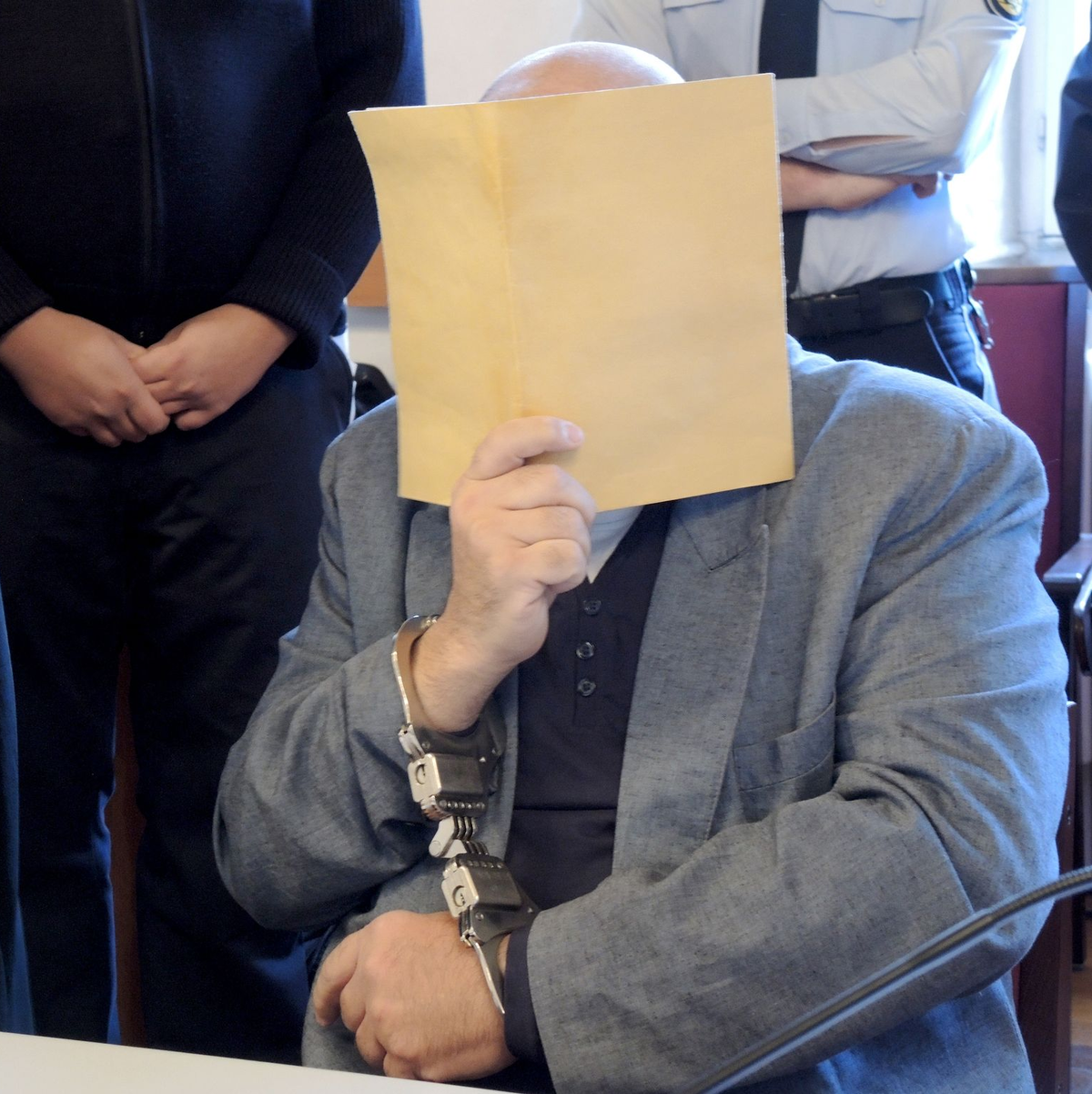 Der Haupttäter erdrosselte und zerstückelte nach Auffassung des Gerichts in den Jahren 2008, 2014 und 2019 drei Männer. Zu den Opfern gehörten der Ehemann und ein Lebensgefährte seiner Tochter. (Archivbild) - Foto: Thomas Burmeister/dpa