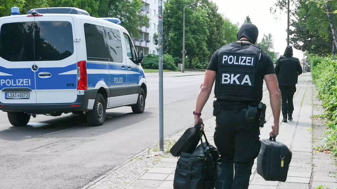 Ein Mann wurde festgenommen.  - Bild: Heiko Rebsch/dpa