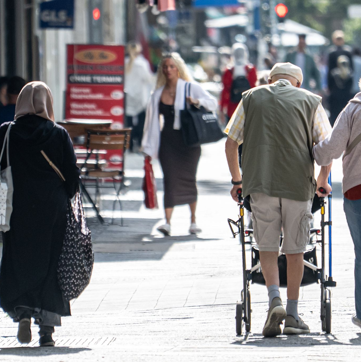 Muslimisches Leben im öffentlichen Raum - Foto: Fabian Sommer/dpa