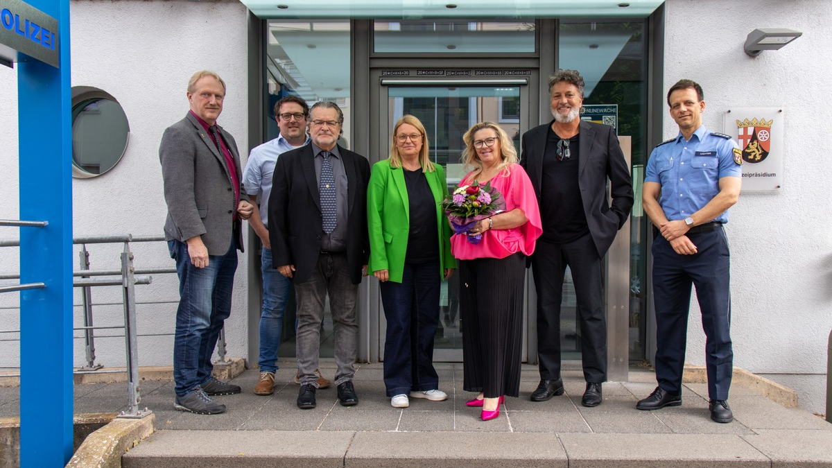 POL-PPTR: Zwei Beamte in den Ruhestand verabschiedet - Foto: presseportal.de