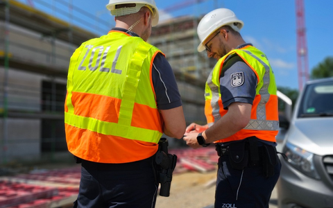 HZA-DU: Hauptzollamt Duisburg beteiligte sich an bundesweiter Schwerpunktprüfung im Baugewerbe - über 30 Verstöße - Foto: presseportal.de
