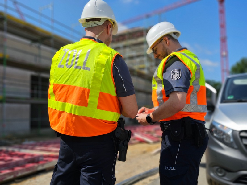 HZA-DU: Hauptzollamt Duisburg beteiligte sich an bundesweiter Schwerpunktprüfung im Baugewerbe - über 30 Verstöße - Foto: presseportal.de