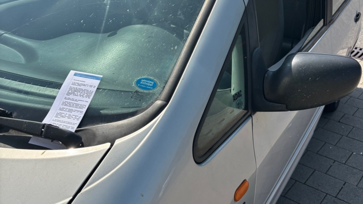 POL-PDTR: Zentrale Prävention und Bezirksdienst informieren gemeinsam über Diebstähle aus PKWs - Foto: presseportal.de