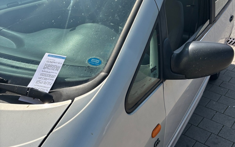 POL-PDTR: Zentrale Prävention und Bezirksdienst informieren gemeinsam über Diebstähle aus PKWs - Foto: presseportal.de POL-PDTR: Zentrale Prävention und Bezirksdienst informieren gemeinsam über Diebstähle aus PKWs - Foto: presseportal.de