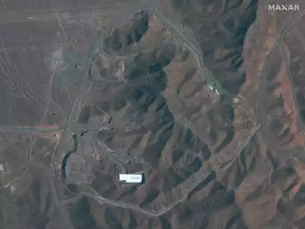 Die Anlage in Fordo liegt tief unter der Erde. (Archivbild) - Foto: ---/Satellite image ©2019 Maxar Technologies/AP/dpa