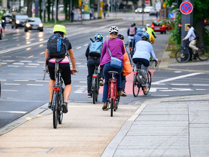 Ein gutes Netz an Radwegen ist ein wichtiger Aspekt für Radler. (Archivbild) - Foto: Robert Michael/dpa