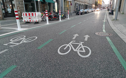 Poller an einer Fahrradstraße (Archiv) - Foto: über dts Nachrichtenagentur