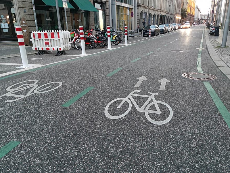 Poller an einer Fahrradstraße (Archiv) - Foto: über dts Nachrichtenagentur