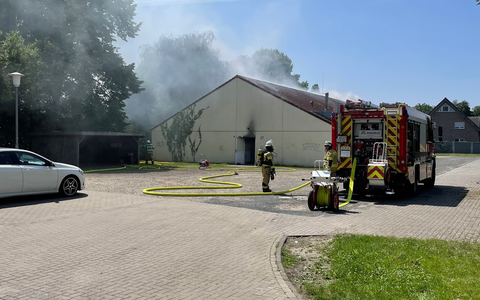 FW Xanten: Brand in Asylunterkunft in Xanten - keine Verletzten, Gebäude unbewohnbar - Foto: presseportal.de