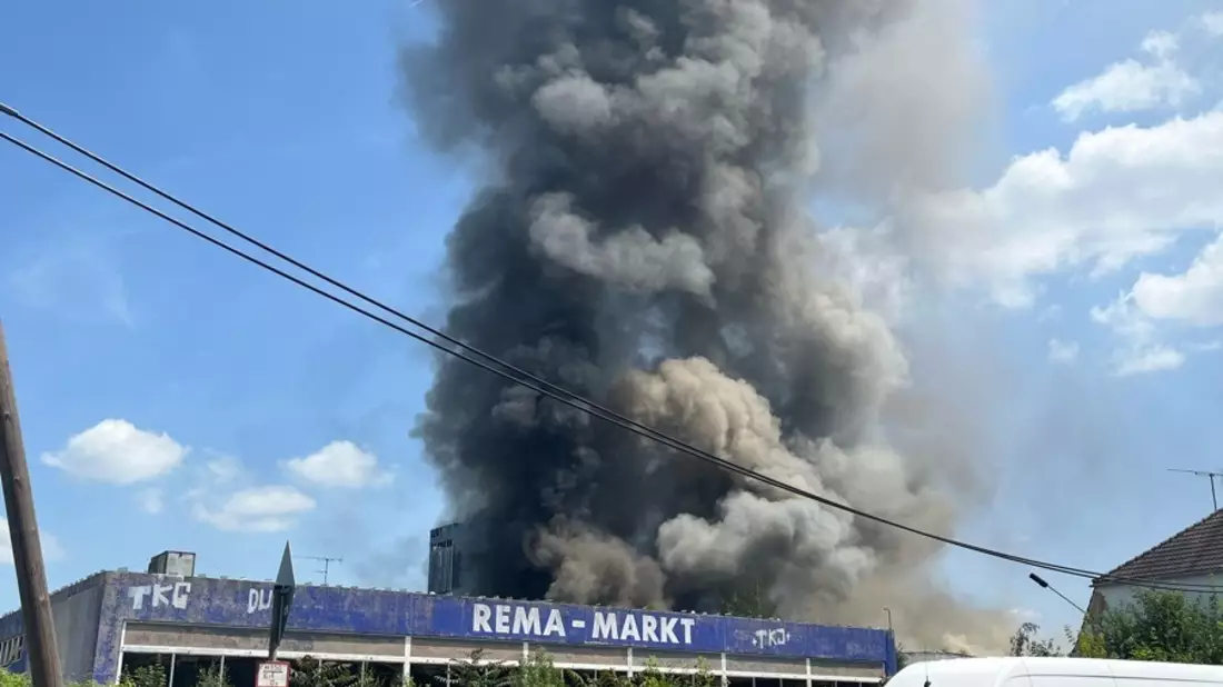 LPI-EF: Großbrand auf ehemaligem Schlachthofgelände in Erfurt - Bild: presseportal.de