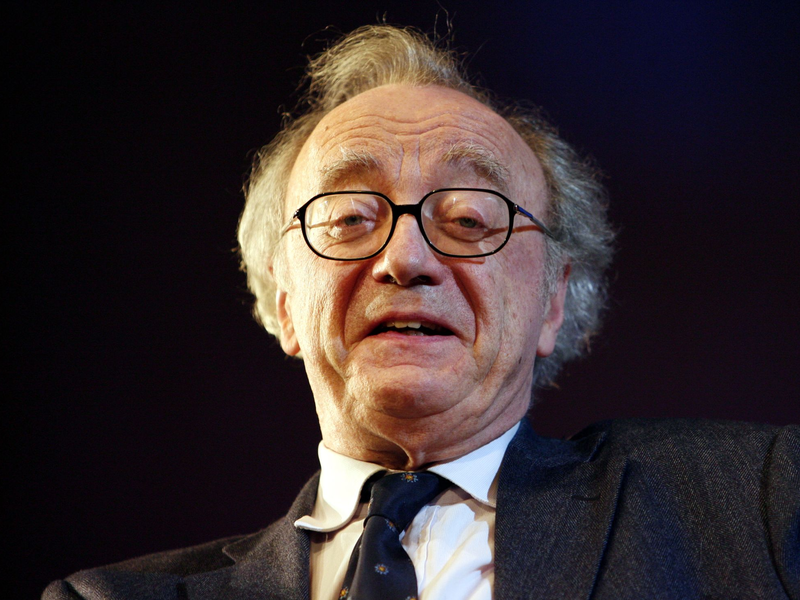 Hatte viel Sinn für Humor: der Pianist Alfred Brendel - hier im Jahr 2008 in Baden-Baden. - Foto: picture alliance / dpa