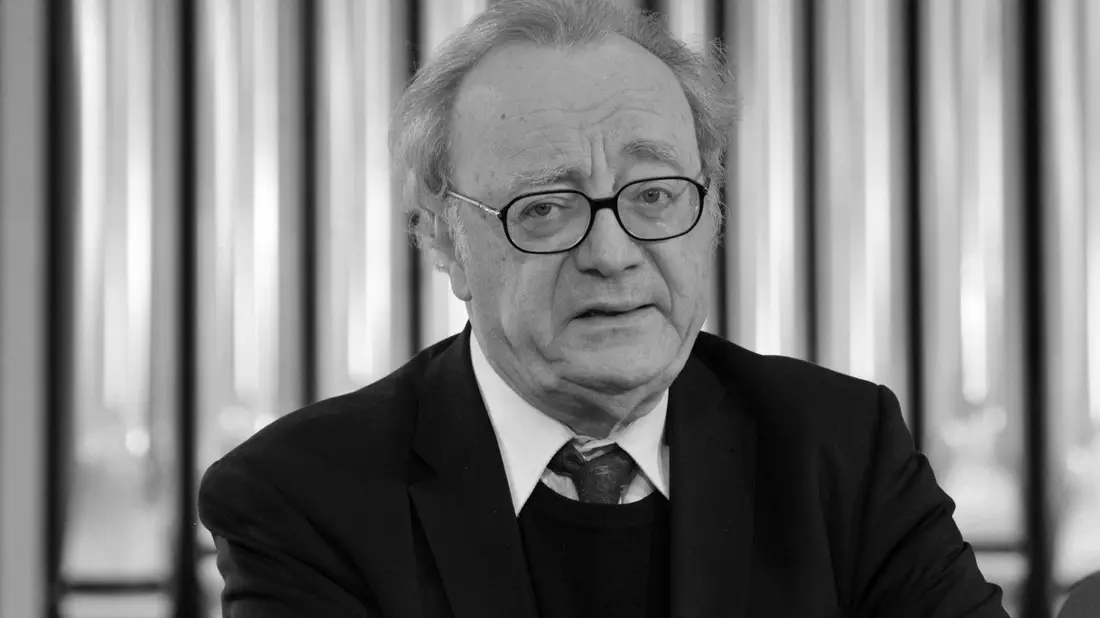 Pianist Alfred Brendel war auch für seinen Humor bekannt. Als Autor schrieb er auch skurrile Gedichte. - Bild: Martin Schutt/dpa-Zentralbild/dpa