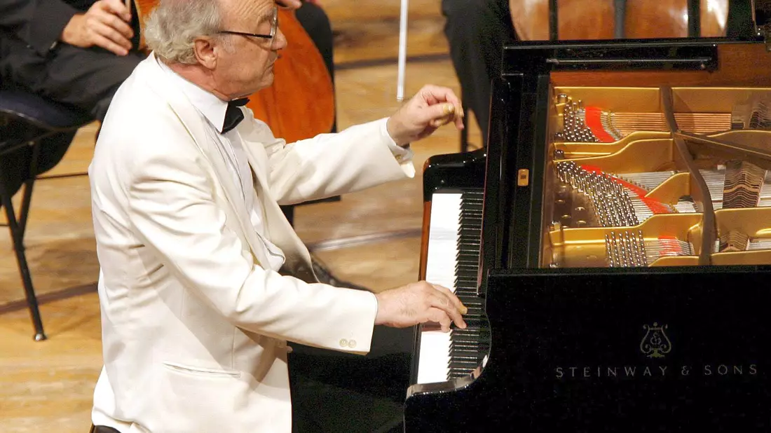 Wenn ihn hustende Zuschauer störten, unterbrach Alfred Brendel auch mal ein Konzert. - Bild: Keystone/EPA/dpa