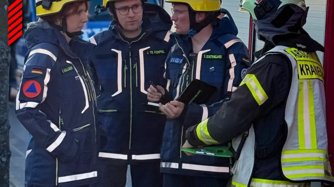 FW Kranenburg: Realitätsnahe Einsatzübung mit tierischer Unterstützung - Bild: presseportal.de