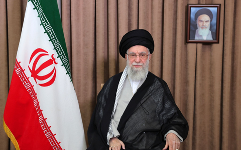 Irans oberster Führer Chamenei droht Israel. - Foto: Uncredited/Office of the Iranian Supreme Leader/dpa