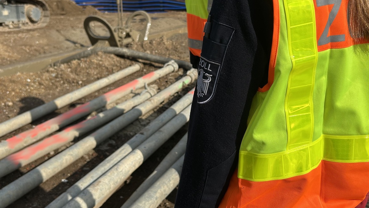 HZA-H: Bundesweite Schwerpunktprüfung in der Bau-Branche - Zoll Hannover prüft auf Baustellen - Foto: presseportal.de