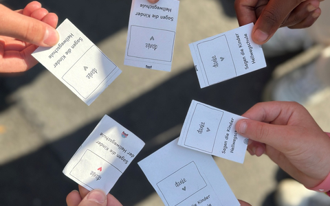 POL-BO: Kleine Helfer ganz groß: Kinder verteilen Dank- und Denkzettel - Foto: presseportal.de