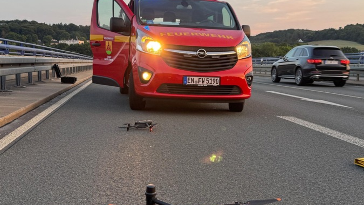 FW-EN: Überörtliche Hilfe mit Fachgruppe Drohne und Strömungsrettern in Wetter (a. d. Ruhr) - Foto: presseportal.de