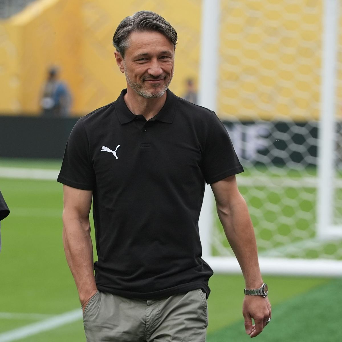 Die BVB-Fangruppe ist bei der WM amerikanisch geprägt. - Foto: Frank Franklin II/AP/dpa