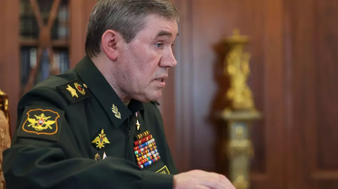Russlands Generalstabschef Gerassimow soll ins Frontgebiet gereist sein. (Archivbild) - Bild: Vyacheslav Prokofyev/Pool Sputnik Kremlin/AP/dpa