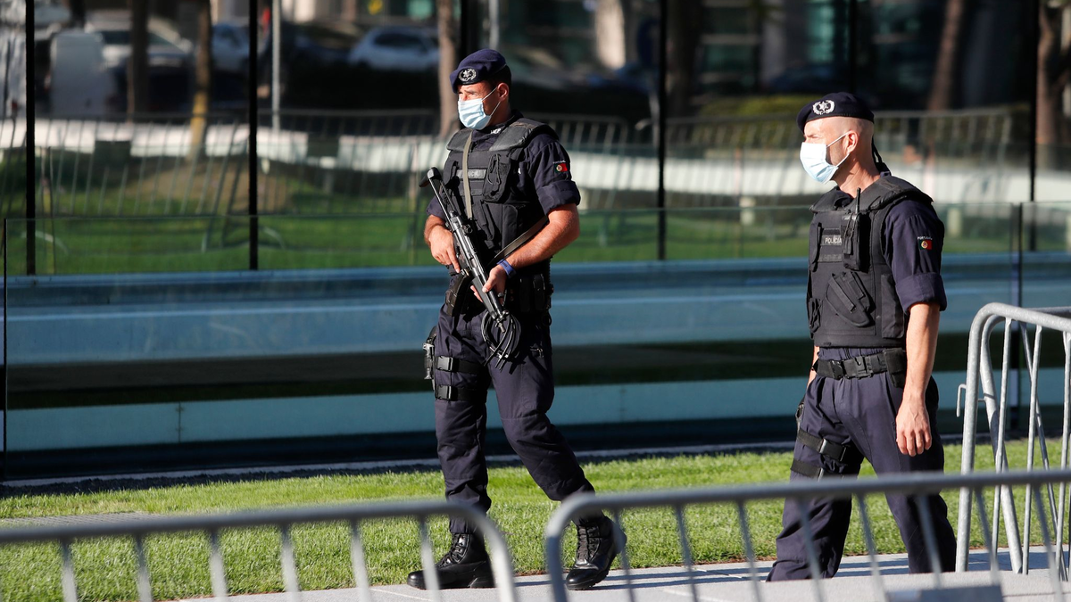 Beobachter fordern mehr Präventionsmaßnahmen gegen Rechtsextremismus in Portugal. (Archivfoto) - Foto: Armando Franca/AP/dpa