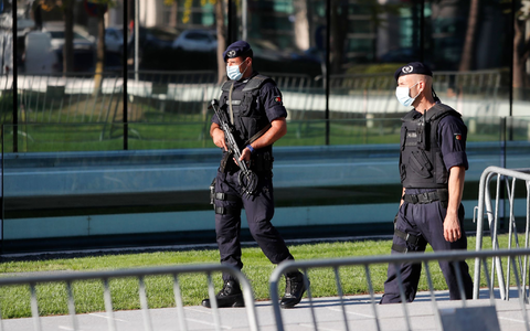 Beobachter fordern mehr PrĂ€ventionsmaĂnahmen gegen Rechtsextremismus in Portugal. (Archivfoto) - Foto: Armando Franca/AP/dpa Beobachter fordern mehr PrĂ€ventionsmaĂnahmen gegen Rechtsextremismus in Portugal. (Archivfoto) - Foto: Armando Franca/AP/dpa