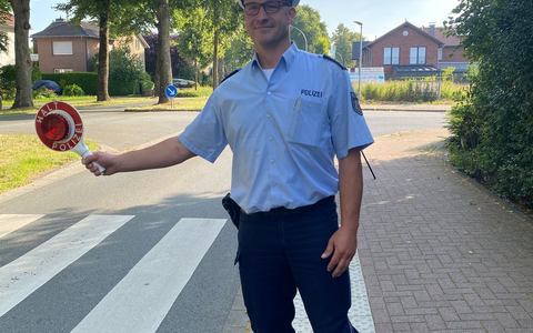 POL-BOR: Kinder verteilen Dank- und Denkzettel an Autofahrer - Foto: presseportal.de