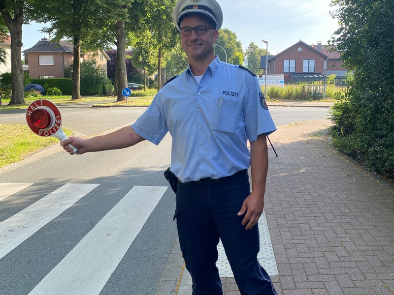 POL-BOR: Kinder verteilen Dank- und Denkzettel an Autofahrer - Foto: presseportal.de