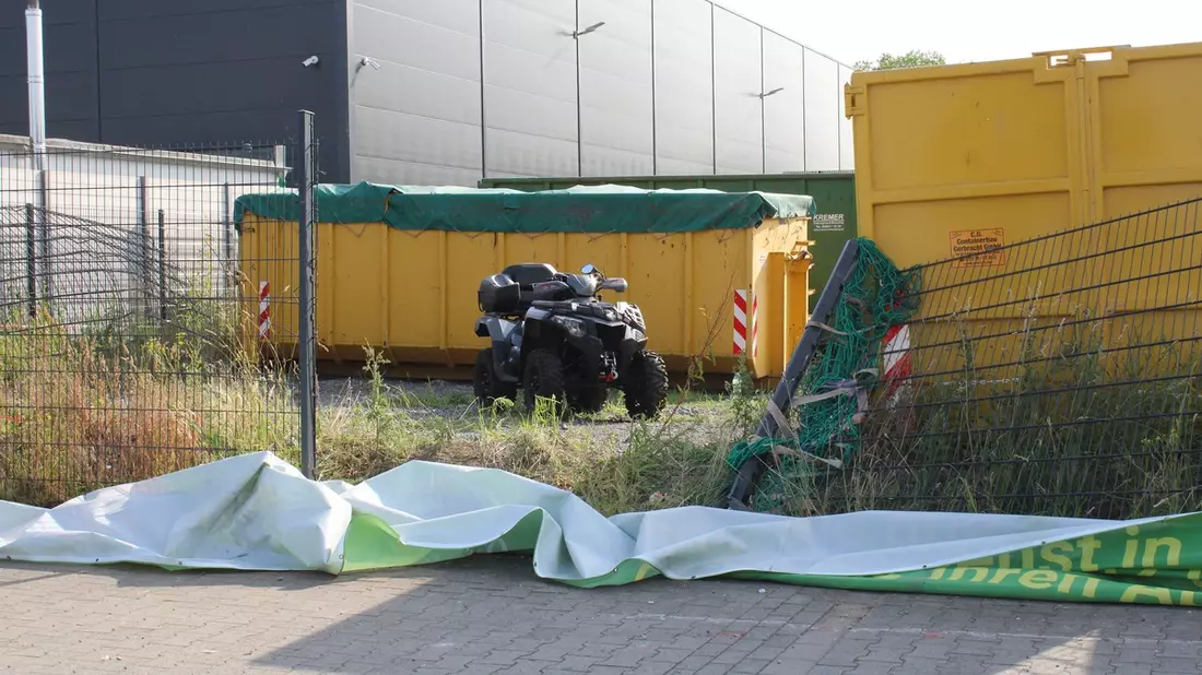 POL-GE: Zwei Verletzte bei Unfall mit Quad - Bild: presseportal.de