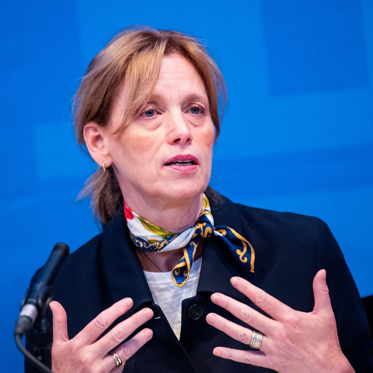 Kitas sind Ländersache. Bundesfamilienministerin Karin Prien (CDU) ist gegen pauschale Lösungen. (Archivbild) - Foto: Daniel Bockwoldt/dpa