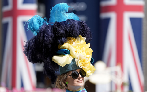 Hüte sieht man in vielen Farben und Formen. - Foto: Andrew Matthews/PA Wire/dpa