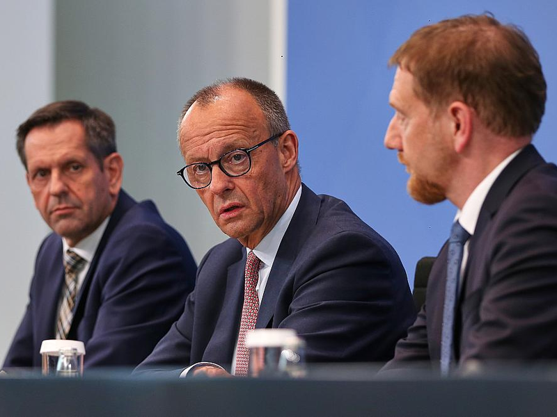 Olaf Lies, Friedrich Merz und Michael Kretschmer am 18.06.2025 - Foto: über dts Nachrichtenagentur