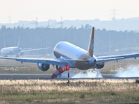 Mit zwei Sonderflügen sind bislang 345 aus Israel ausgereiste Deutsche samt nächsten Angehörigen nach Deutschland gebracht worden.  - Foto: Arne Dedert/dpa