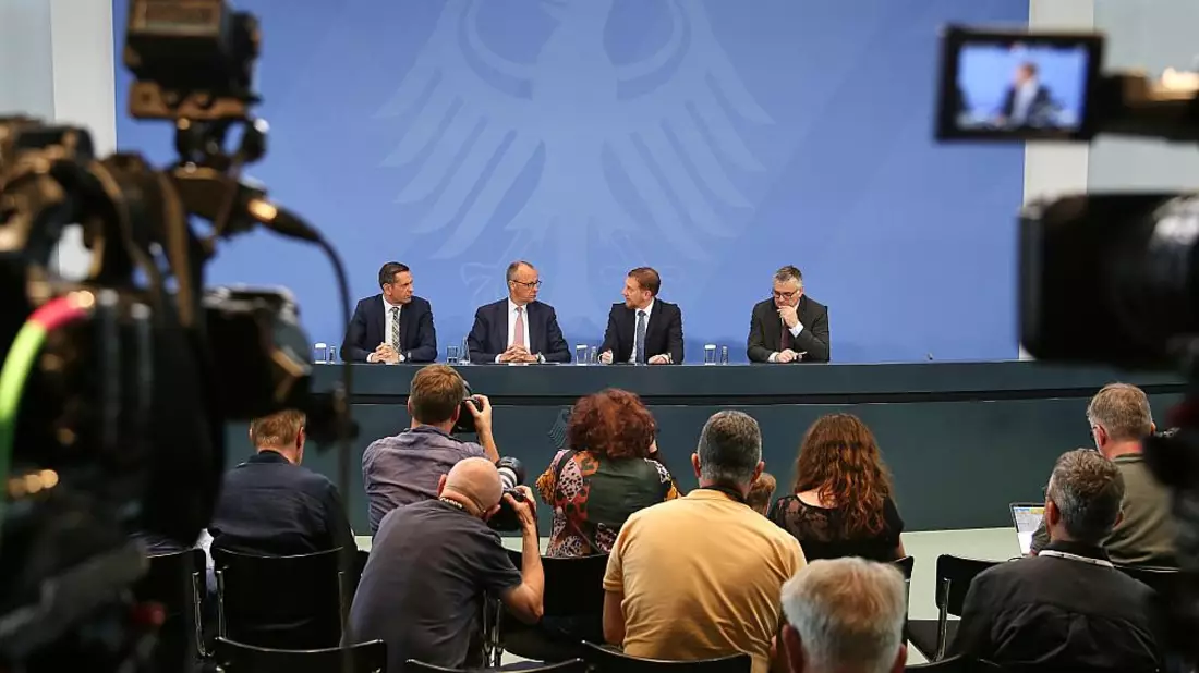 Olaf Lies, Friedrich Merz, Michael Kretschmer und Stefan kornelius am 18.06.2025 - Bild: über dts Nachrichtenagentur