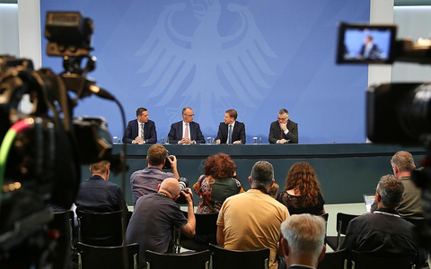 Olaf Lies, Friedrich Merz, Michael Kretschmer und Stefan kornelius am 18.06.2025 - Foto: über dts Nachrichtenagentur Olaf Lies, Friedrich Merz, Michael Kretschmer und Stefan kornelius am 18.06.2025 - Foto: über dts Nachrichtenagentur