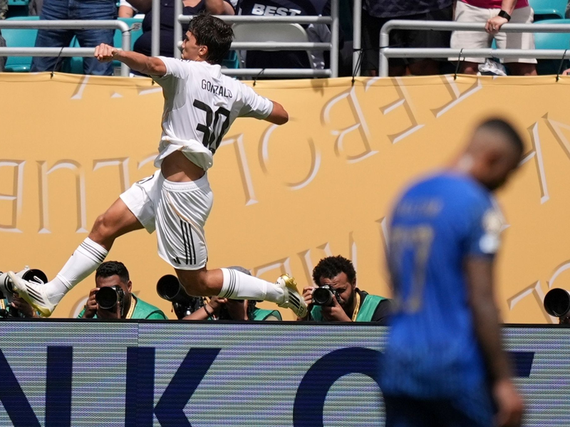 Real-Youngster Gonzalo Garcia ersetzte Kylian Mbappe und traf zum 1:0 für Real. - Foto: Rebecca Blackwell/AP/dpa