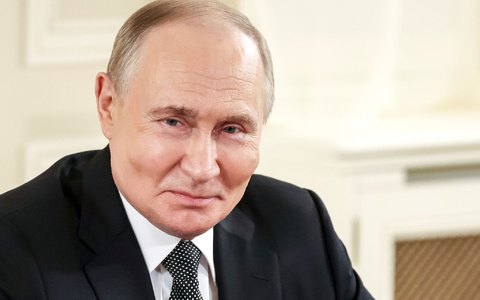 Bei einer Fragerunde mit Journalisten lobte Kremlchef Putin die Chinesisch-Kenntnisse seiner Enkelin. - Foto: Vyacheslav Prokofyev/Pool Sputnik Kremlin/AP/dpa