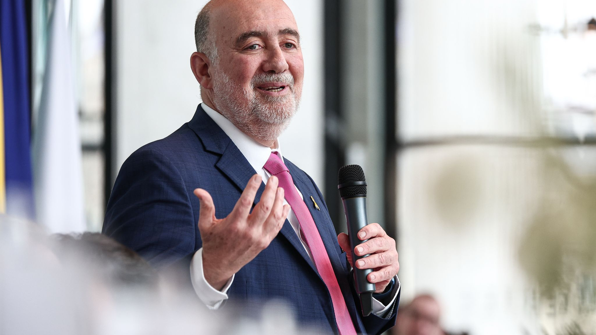 Der israelische Botschaft reagiert auf das 