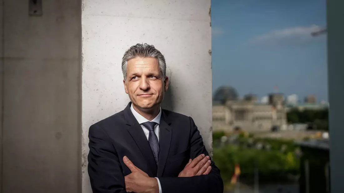 Kanzleramtschef Frei sieht Handlungsbedarf bei den Geheimdiensten. - Bild: Michael Kappeler/dpa