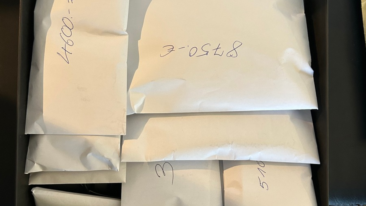 ZOLL-HH: Gemeinsame Pressemitteilung des Zollfahndungsamtes Hamburg und der Staatsanwaltschaft Hannover Verstoß gegen Russland- Embargo mit Luxusfahrzeugen - Foto: presseportal.de