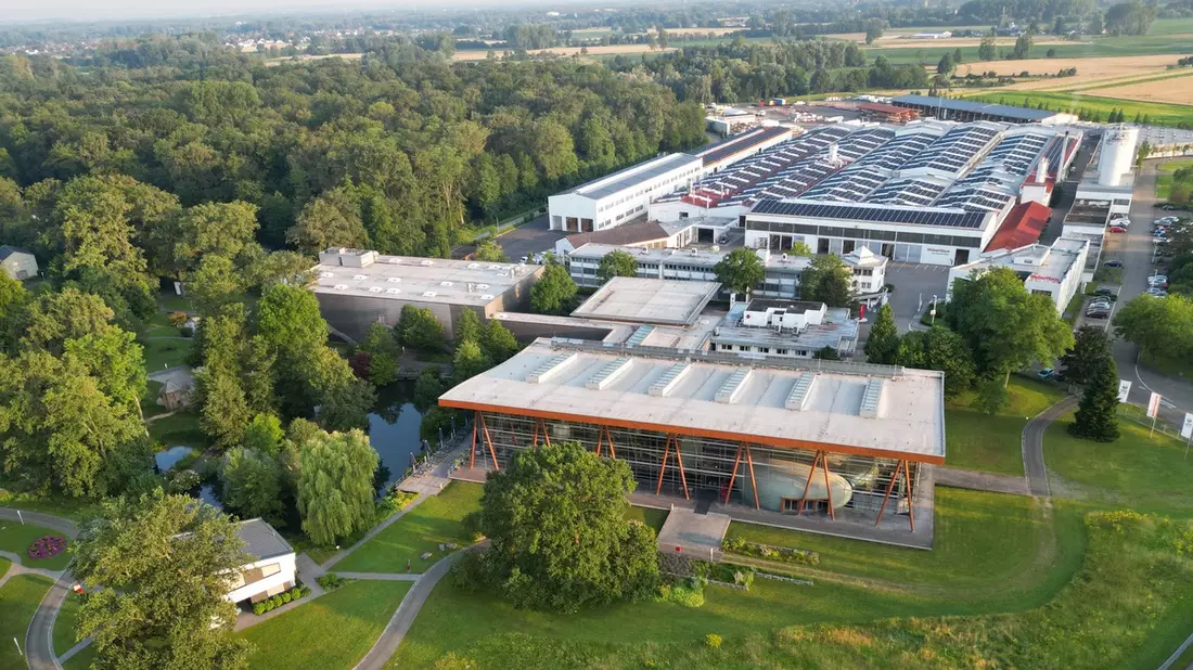 WeberHaus wächst mit Qualität und Innovation / Dank neuer Produkte und automatisierter Fertigung behauptet sich WeberHaus im anspruchsvollen Marktumfeld mit gutem Umsatzplus - Bild: presseportal.de