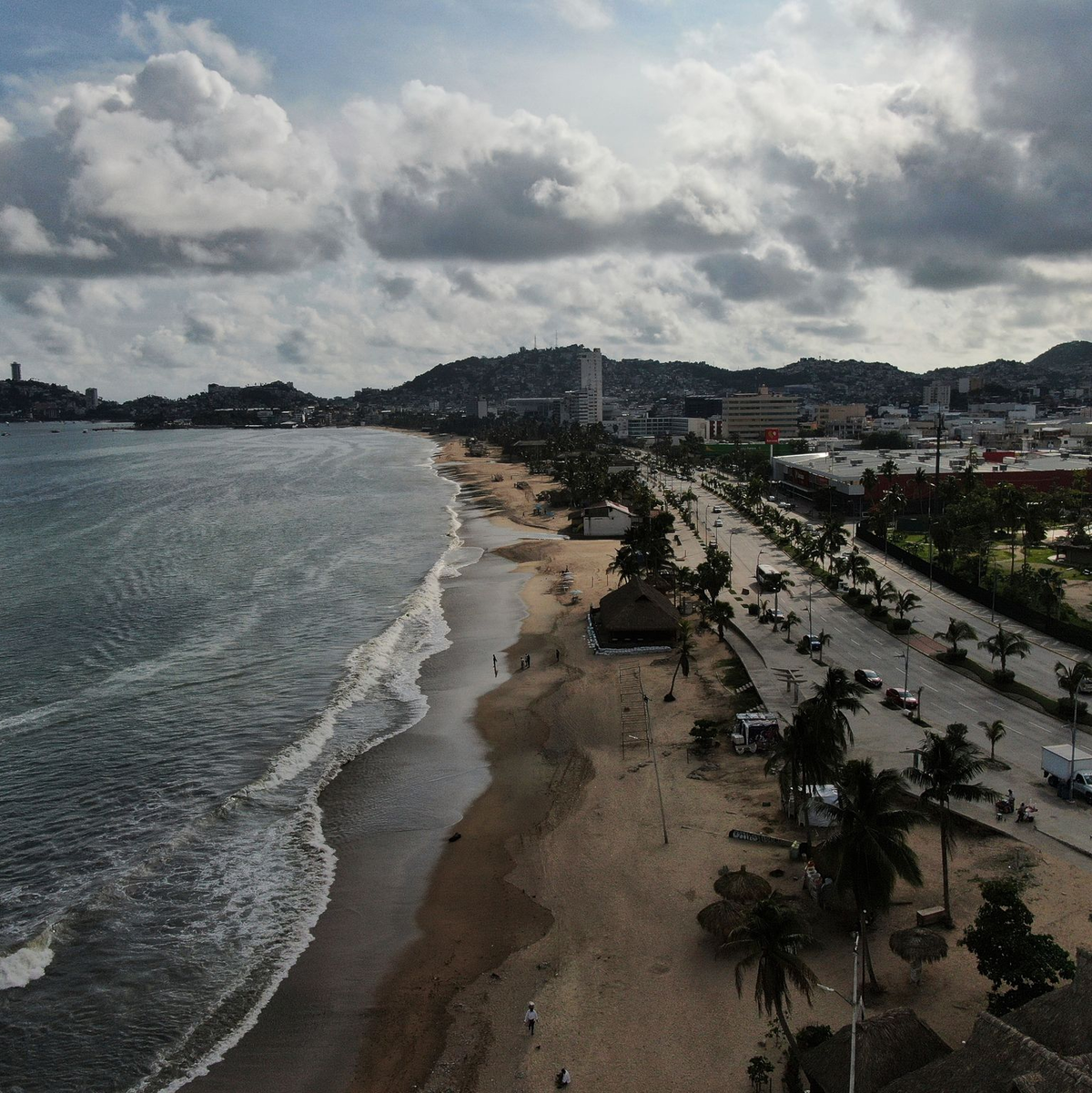 Hurrikan «Erick» hat weiter an Kraft zugenommen. - Foto: Fernando Llano/AP/dpa
