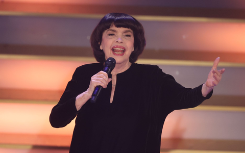 Eigentlich wollte die Chanson-Ikone kürzertreten - Foto: Bodo Schackow/dpa