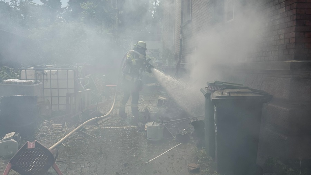 FW Weinheim: Feuer in der Ludwigstraße, schnell unter Kontrolle - Foto: presseportal.de