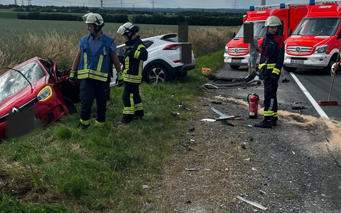 FW Ense: Verkehrsunfall mit 4 Verletzten in Ense-Sieveringen - Foto: presseportal.de